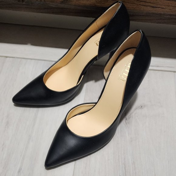 a.n.a claire black - Picture 2 of 7